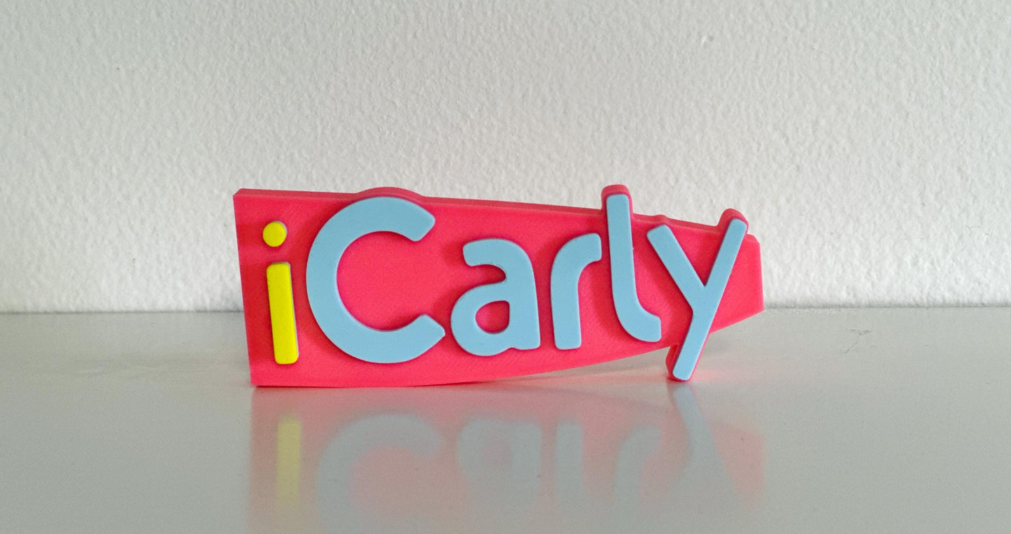 i Carly 3D Logo Display.