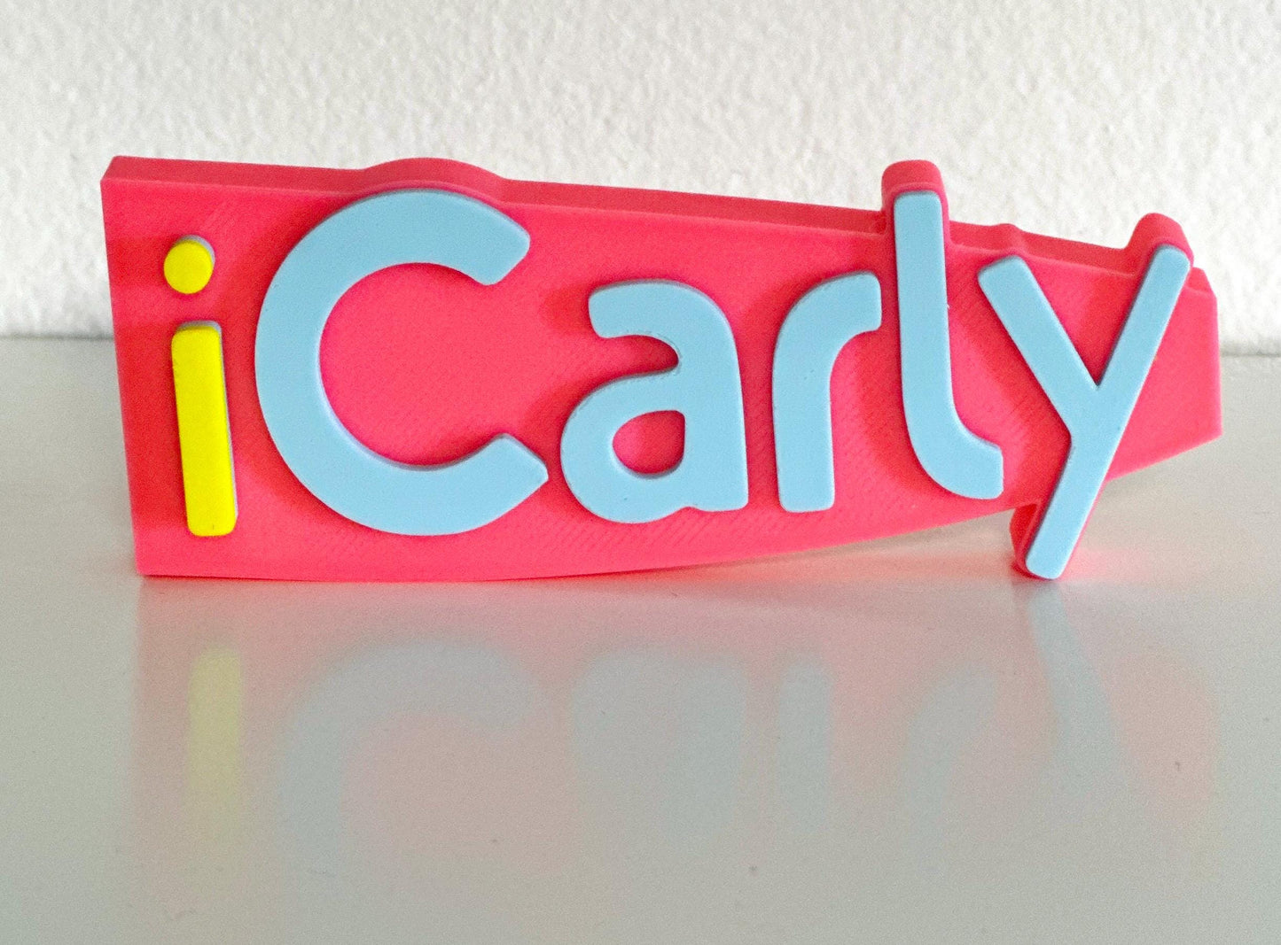 i Carly  3D Logo Display.